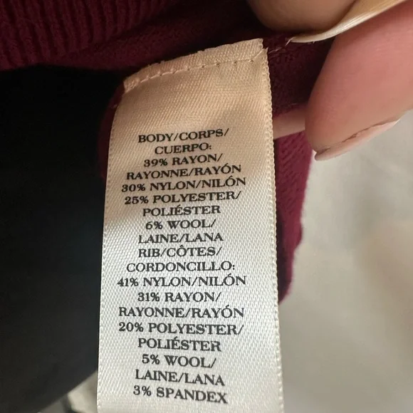 Ann Taylor Classic Burgundy Sweater with built in White Collar Size XL - Picture 9 of 10